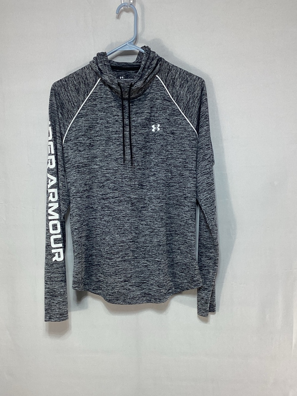 Under Armour Women’s lightweight Black/Gray Heather Pullover Hoodie shirt - Picture 5 of 12